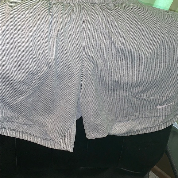 Xs Nike Dri-Fit shorts - Picture 3 of 5